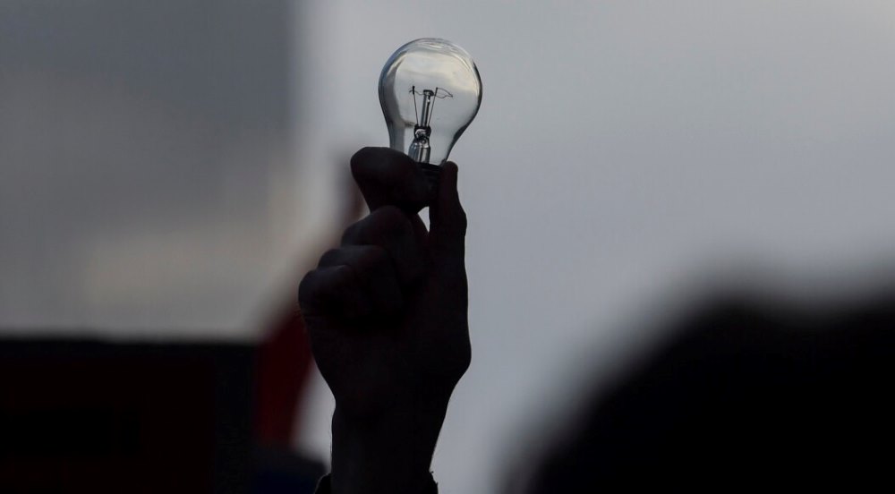 Kosova paralajmeron reduktime te energjise elektrike gjate dimrit